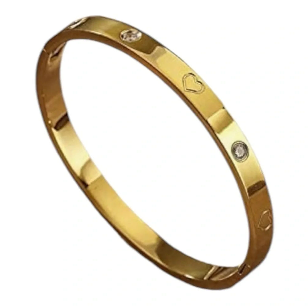 18kt gold plated heart and cz bracelet 6.7 inches with designer look